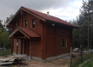 Дървена къща Ярема